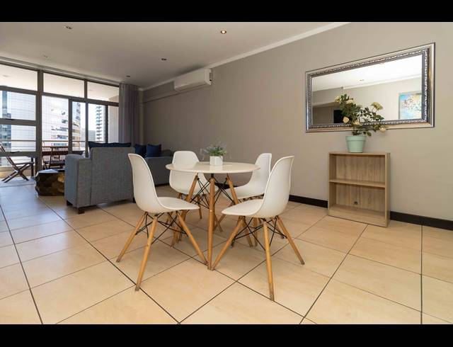 2 BEDROOM APARTMENT FOR SALE IN CAPE TOWN CITY CENTRE